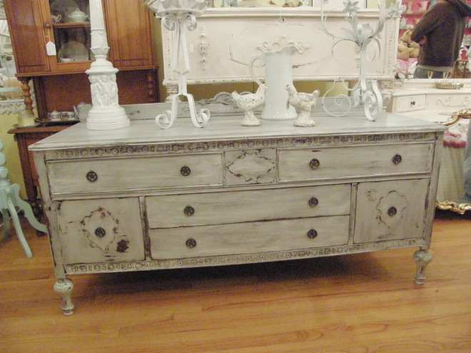 Name:  vintage furniture.jpg
Views: 577
Size:  119.7 KB